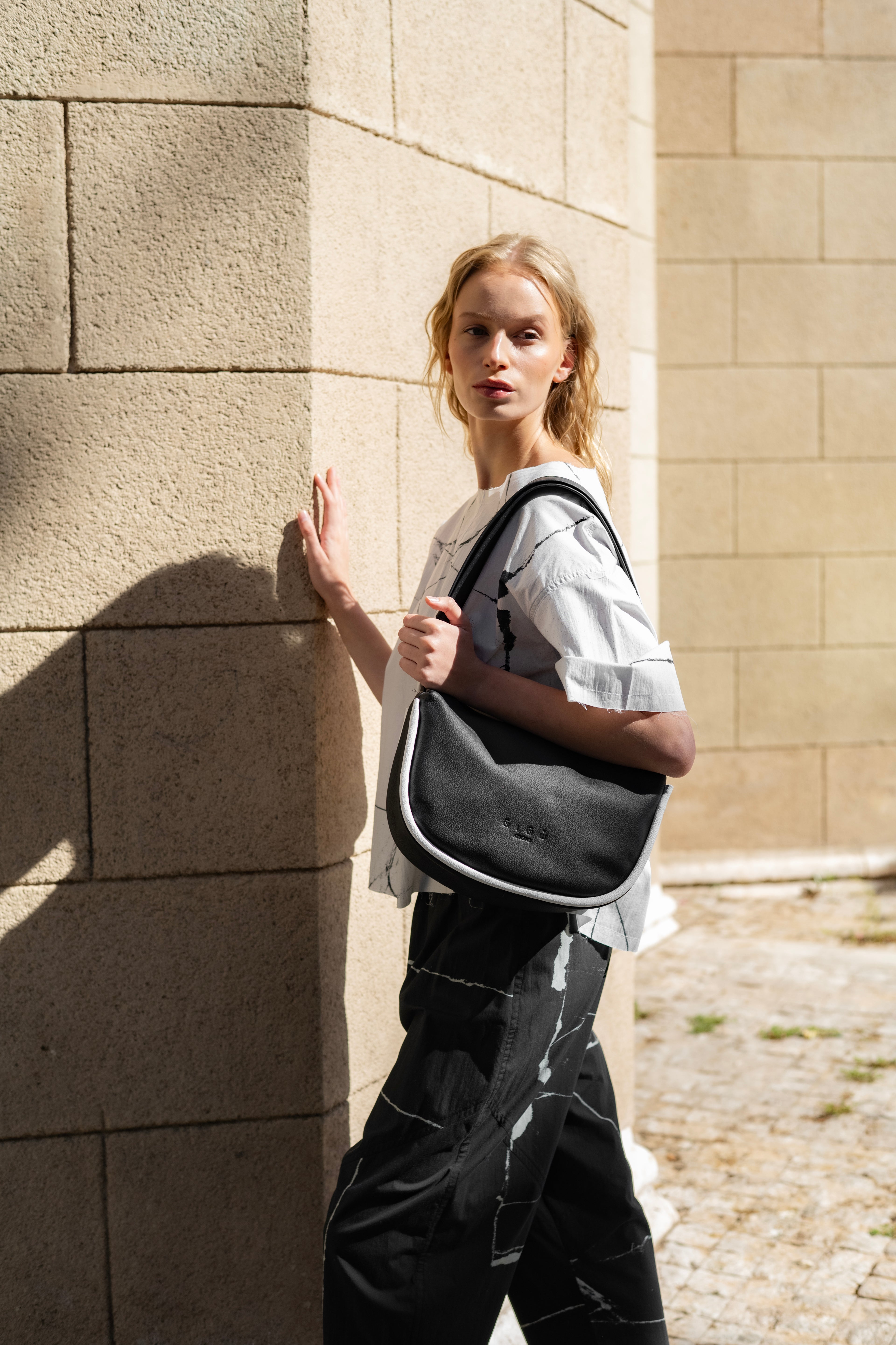 Mingus Shoulder/Cross body Bag Black And White