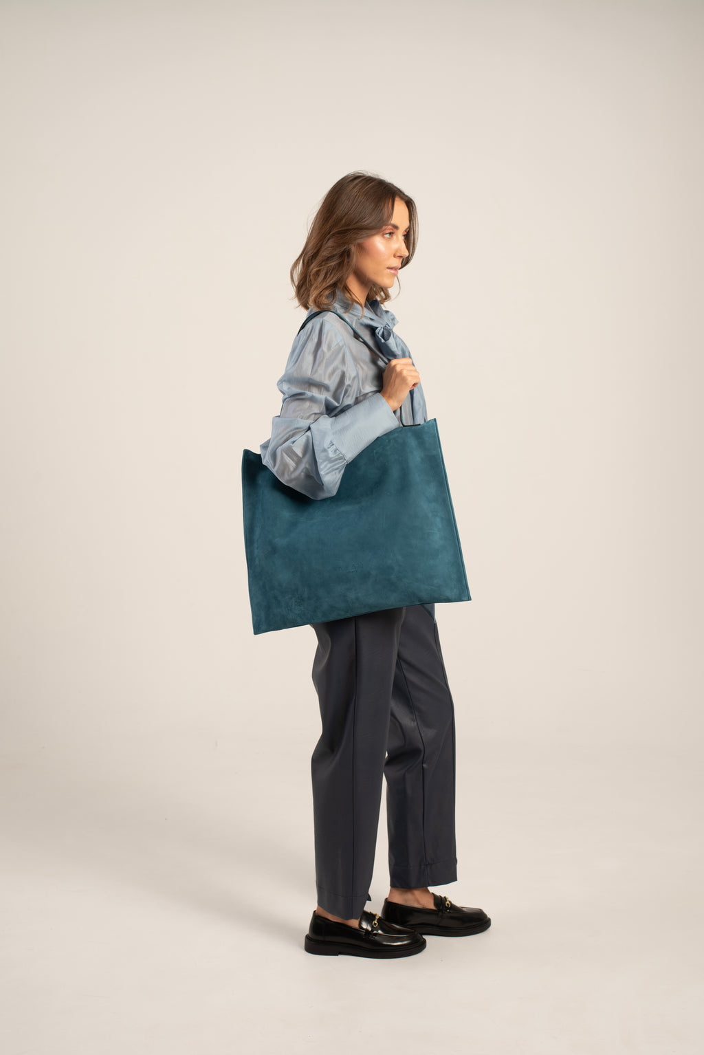 Ebony Tote Bag Petrol Suede