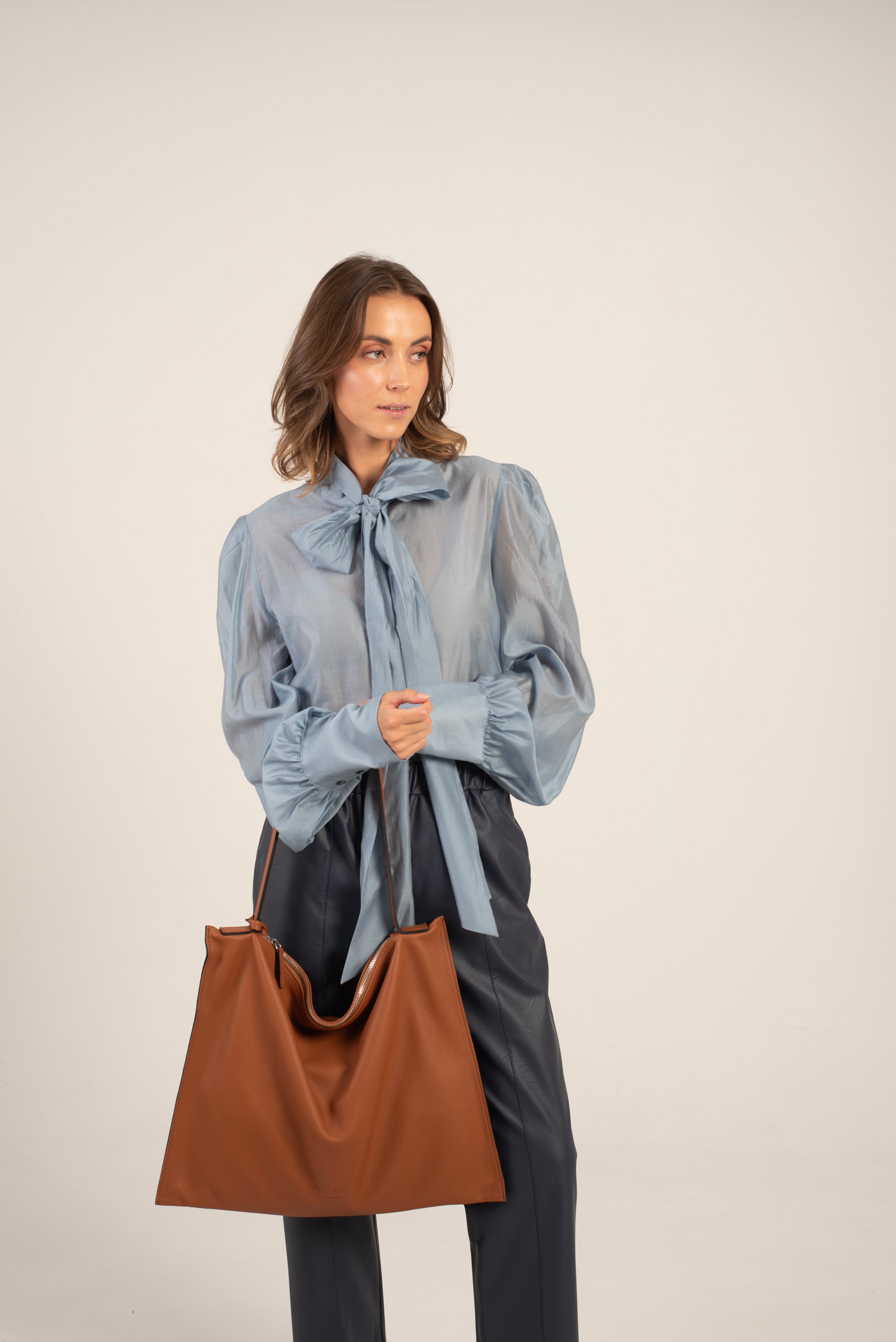 Ebony Tote Bag Taba