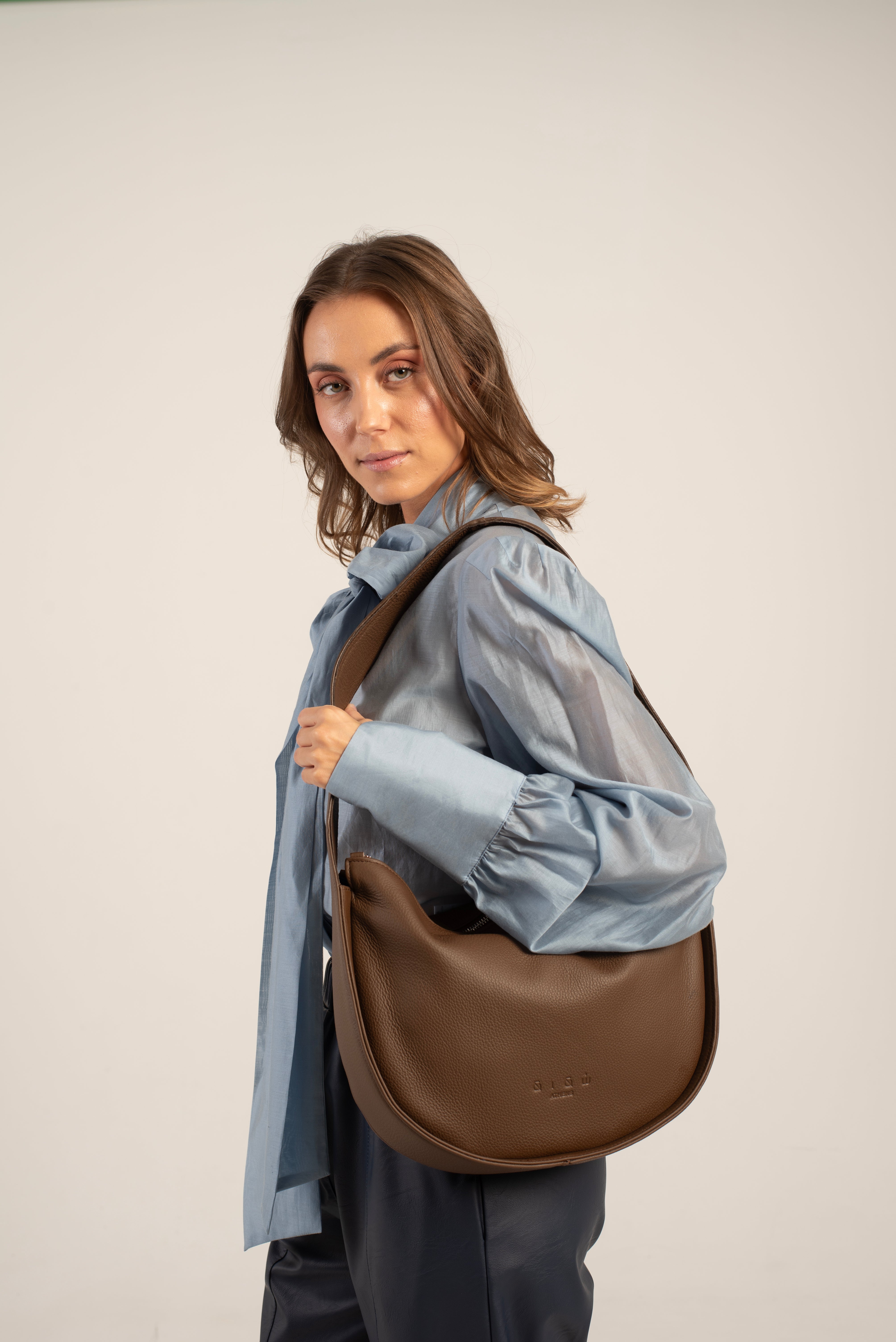 Tupi Shoulder Bag Dark Brown Main image