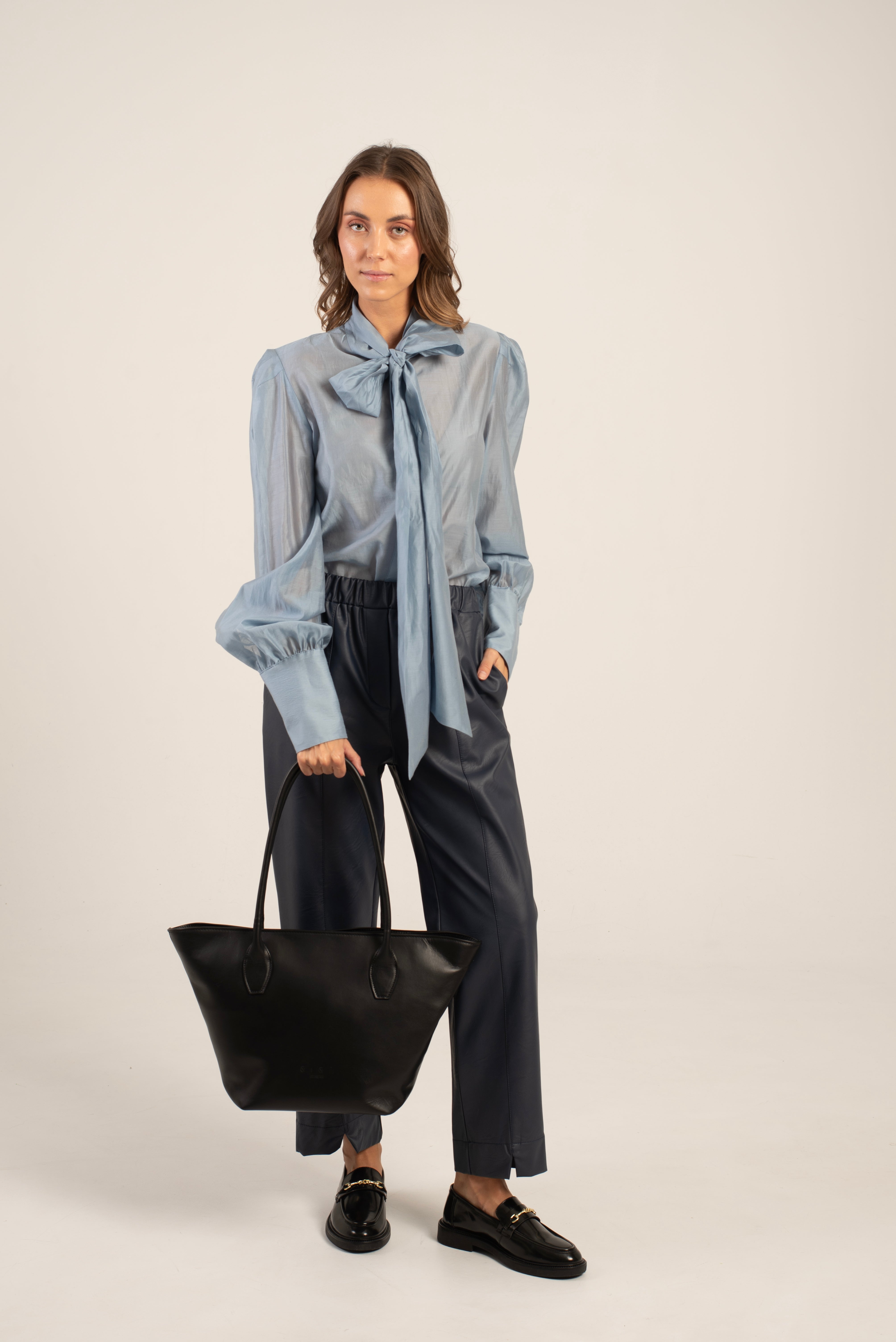 Nina Tote Bag Black Secondary image