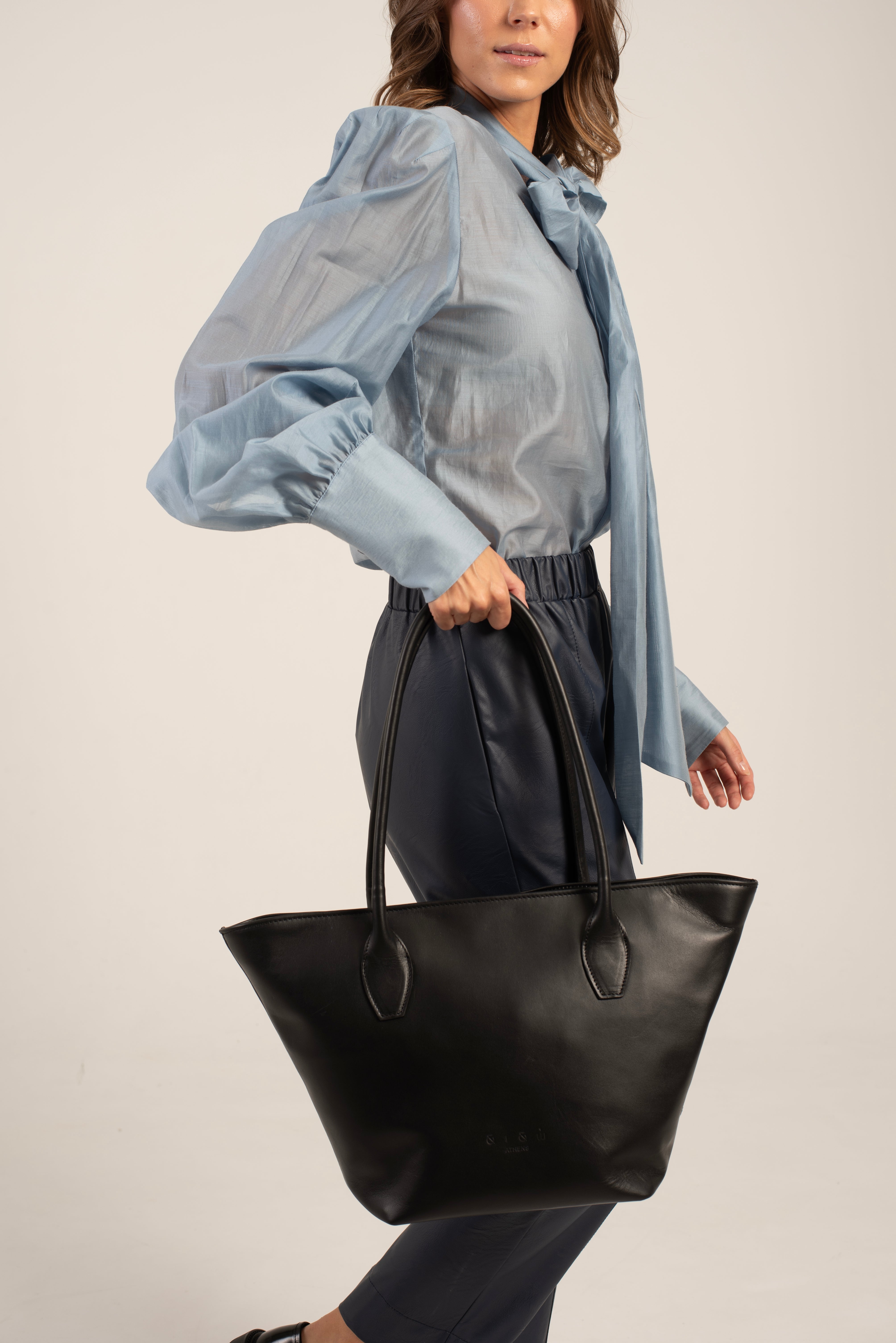 Nina Tote Bag Black Secondary image