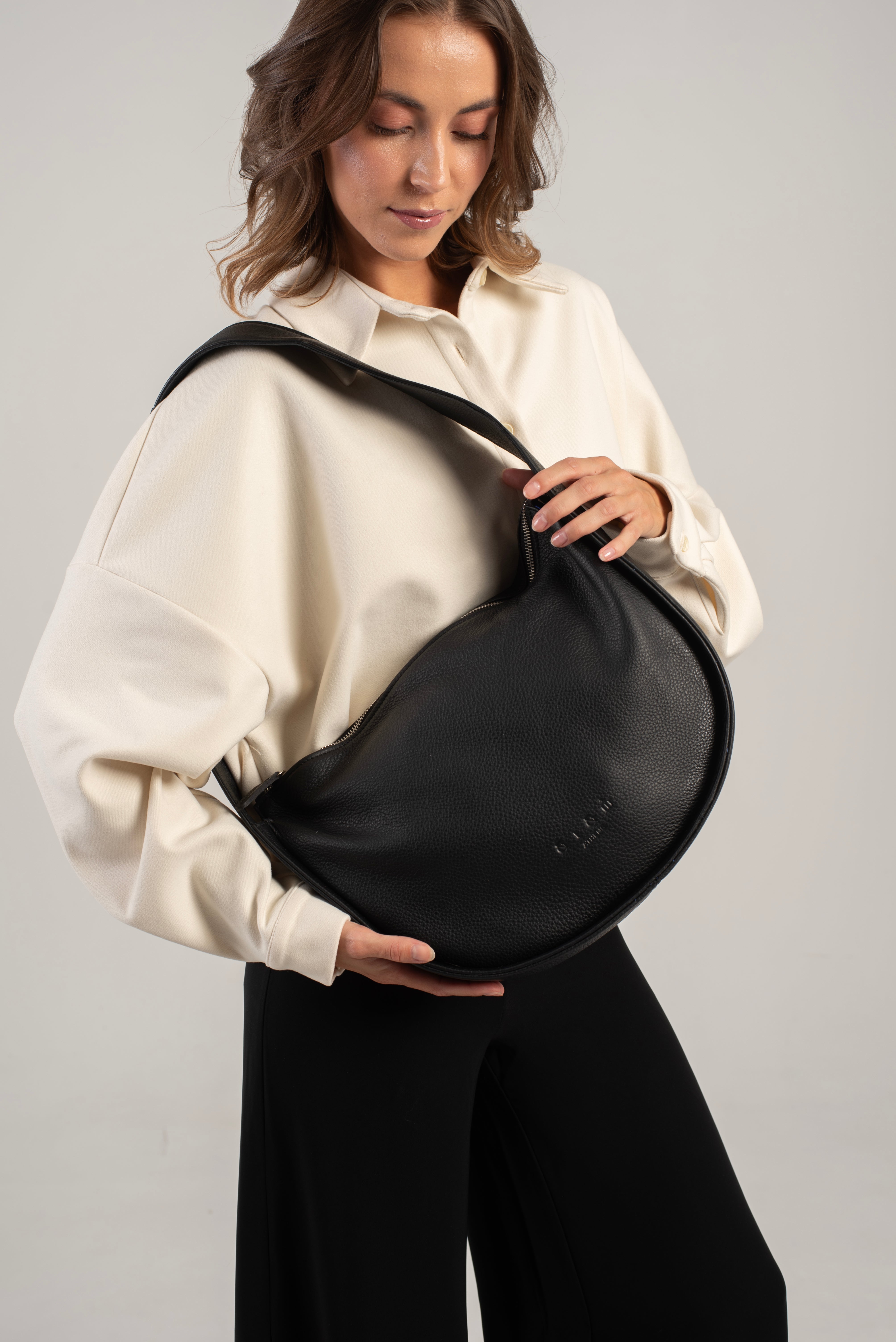 Tupi Shoulder Bag Black Secondary image