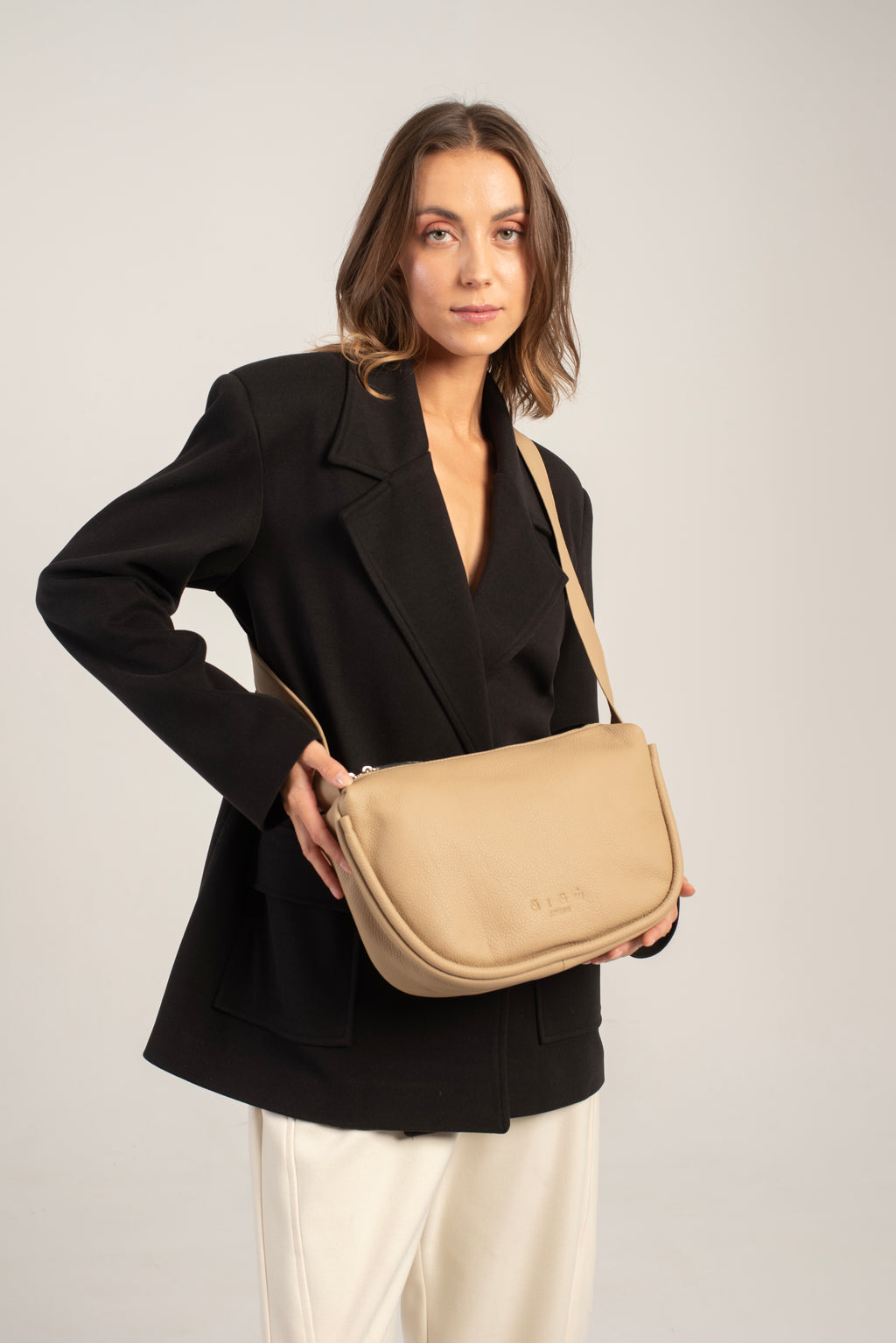 Mingus Shoulder/Cross Body Bag Beige
